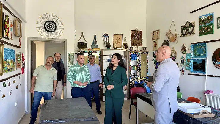 Vali Yardımcısı Karataş, Gençlik Merkezini ziyaret etti