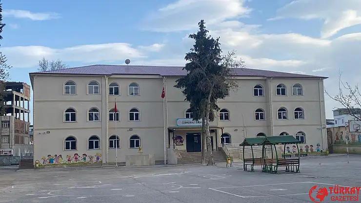 Vatandaşlar Tepkili: Yıkılacaktı, 25 Milyon TL neden harcandı?