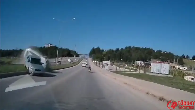 Adıyaman'da 'Ölüm Köprüsü' olarak bilinen Eğriçay Köprüsü'nde yine kaza