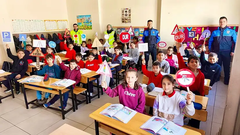 Adıyaman'da polisi miniklere trafik eğitimi verdi