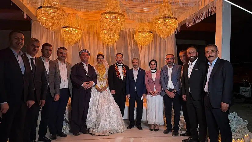 AK Partili başkanın aşiret düğününde görkemli buluşma