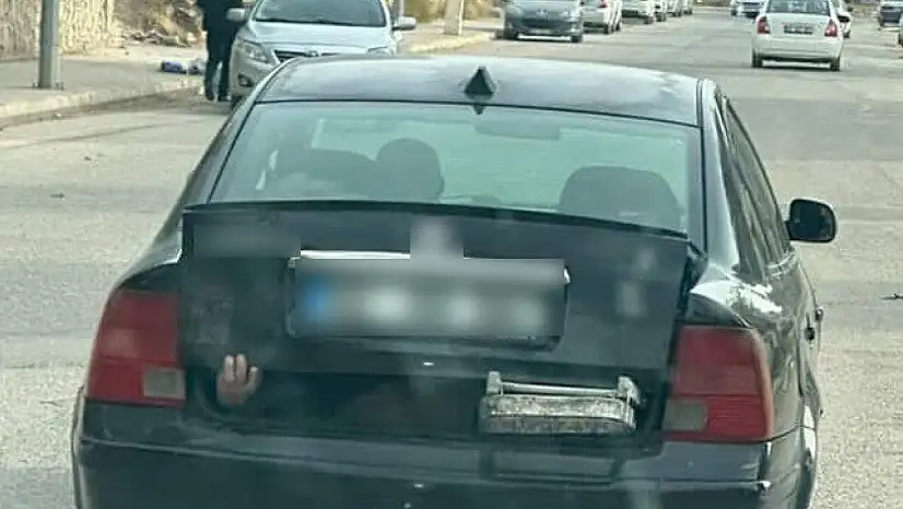 Bagajdan çıkan el görenleri şaşırttı