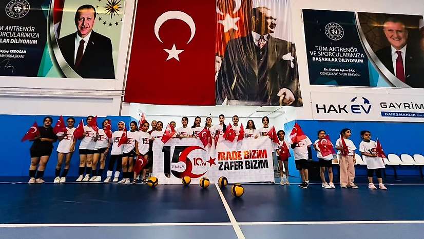 Besni'de 15 Temmuz Voleybol Turnuvası sona erdi