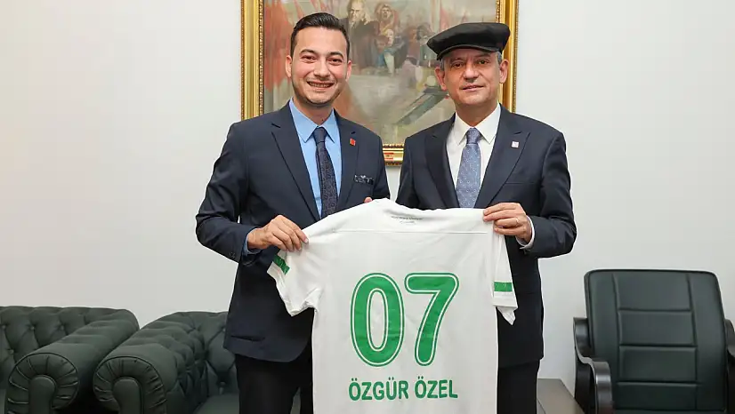 CHP Serik ilçe teşkilatından Genel Başkan Özel'e ziyaret