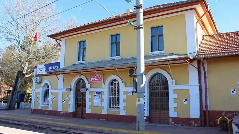 Gölbaşı'nda tren seferlere yeniden başladı
