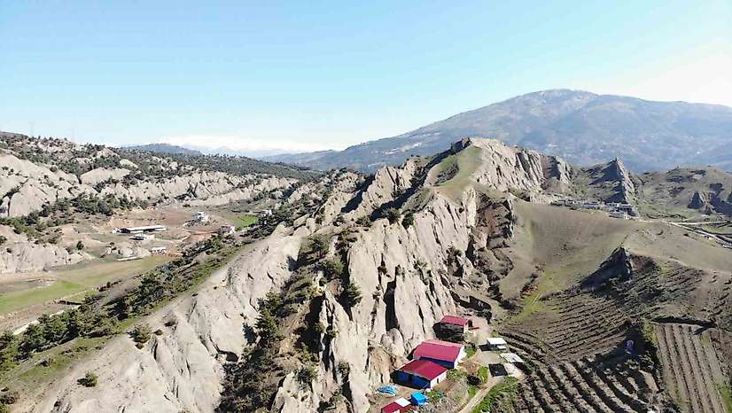 Kahramanmaraş'ta sivri ve keskin kayalar