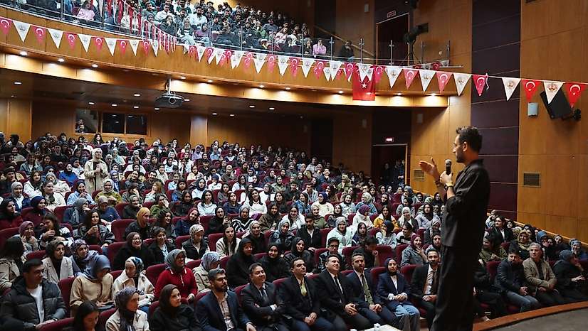 Kahta Belediyesi'nden eğitime anlamlı destek: YKS seminerine yoğun ilgi