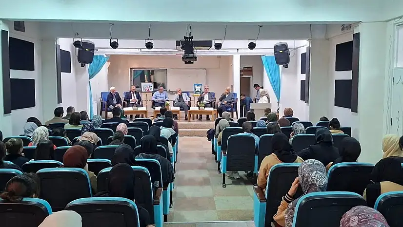 Kahta'da 'İmam Hatipliler Haftası' paneli düzenlendi