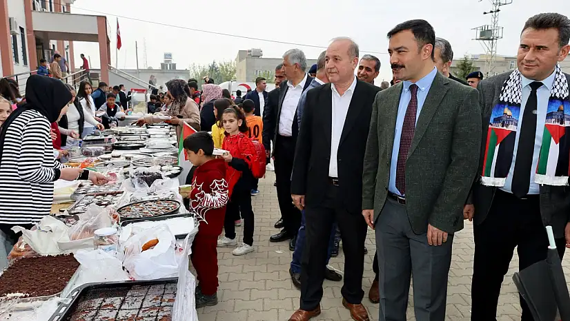 Kahta'da iki okulda Filistin'in yararına kermes düzenlendi