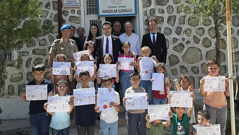 Kaymakam Seyhan öğrencilerin karne sevincine ortak oldu