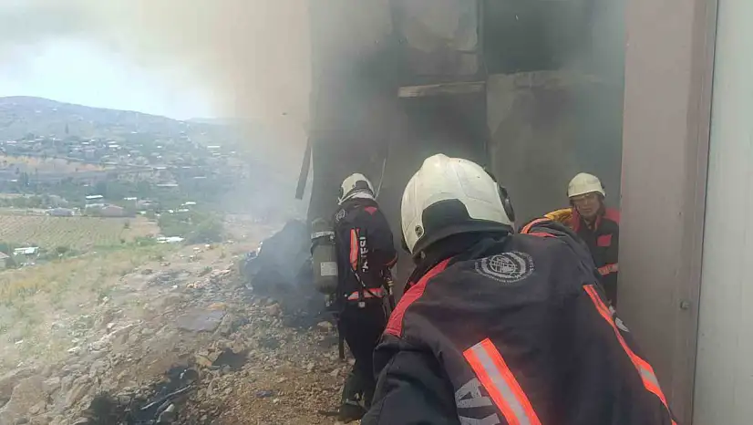 Malatya'da inşaat işçilerinin kaldığı şantiyede yangın