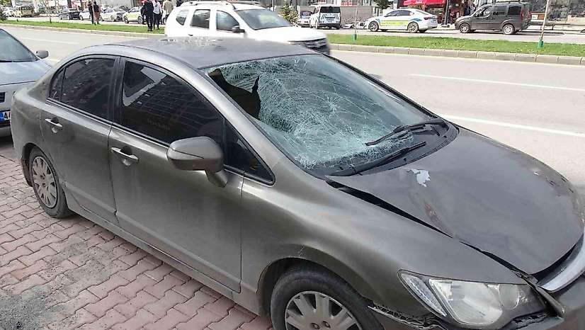 Otomobilin çarptığı yaşlı adam hayatını kaybetti
