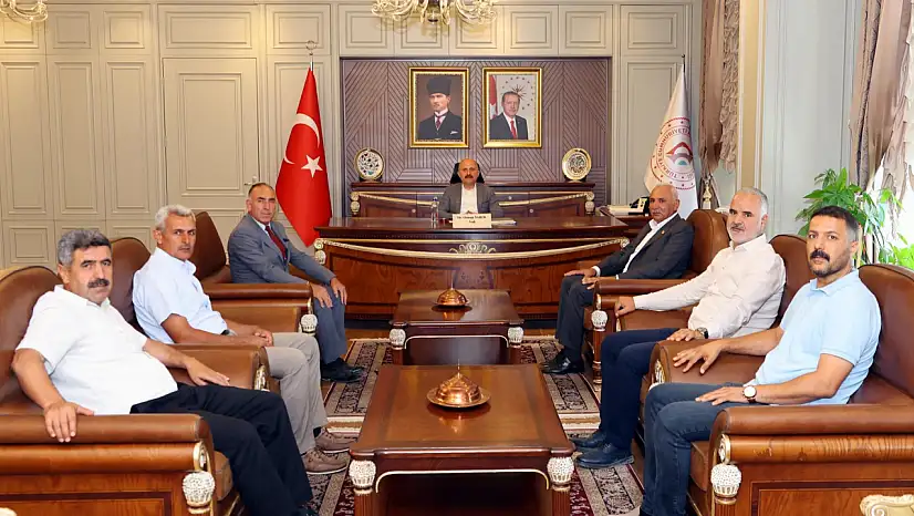 Merkez Köy muhtarları derneğinden Vali Varol'a ziyaret