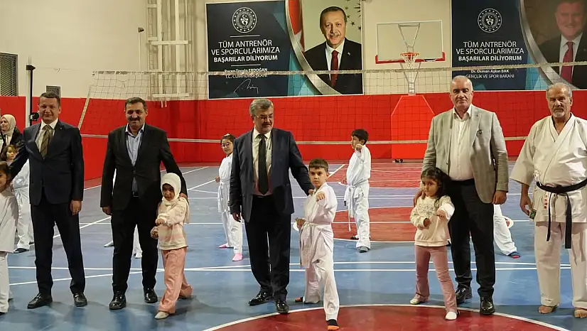 Milletvekili Özhan minik sporcularla bir araya geldi