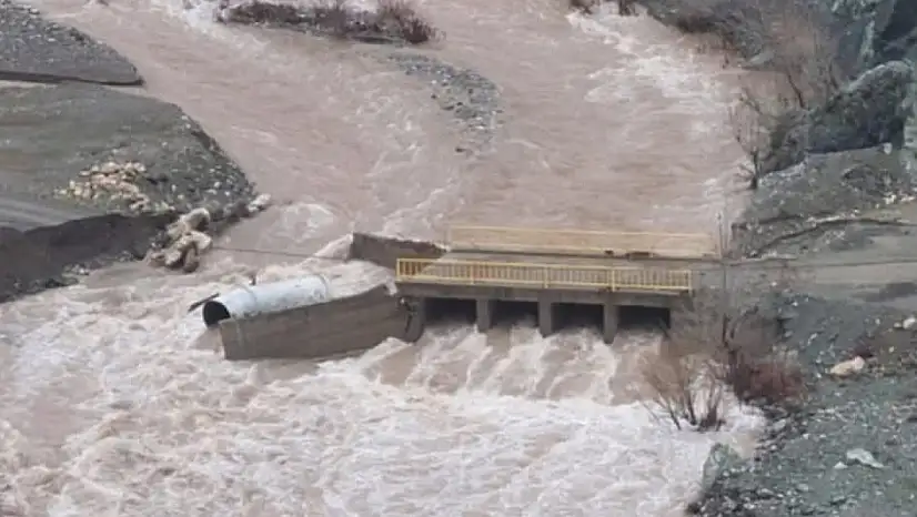 Sağanak yağış hayatı olumsuz etkiledi