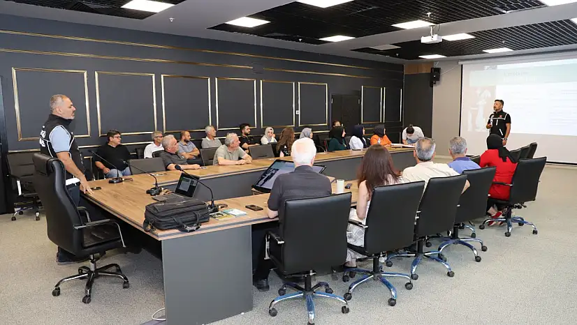 Sağlık Müdürlüğü'nde anneler 'Narko Anne' Projesiyle bilgilendirildi