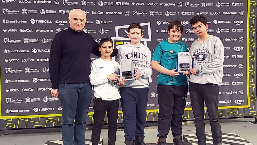 SANKO Okulları Vex IQ Robot Yarışmasında Türkiye Birincisi ve Üçüncüsü Oldu