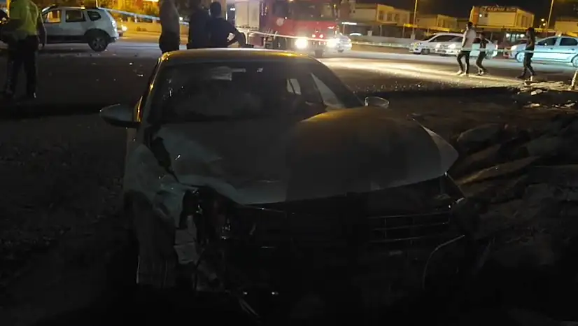 Şanlıurfa'da 2 otomobil kafa kafaya çarpıştı: 5 yaralı