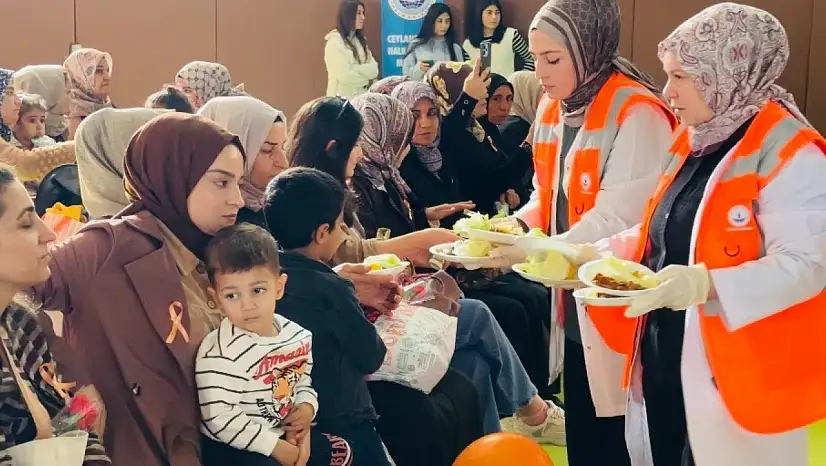 Şanlıurfa'da çiğköfteli ve halaylı 'Kadına şiddete hayır' etkinliği