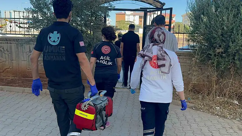 'Evden ceset kokusu geliyor' ihbarı ekipleri alarma geçirdi