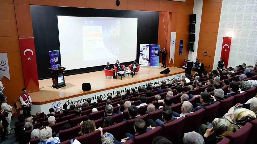 'Kürsülerden sıralara uzanan bilgi ve tecrübe paylaşımı' söyleşisi gerçekleştirildi