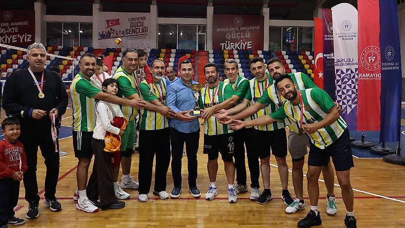 4. Kamu Spor Oyunları Voleybol Turnuvasında ödüller sahiplerini buldu