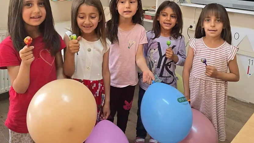 42 Kız öğrenciye ücretsiz saç kesimi hizmeti verildi