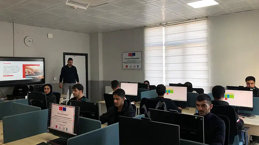 Adıyaman Belediyesi'nden gençlere ücretsiz dijital tasarım eğitimi