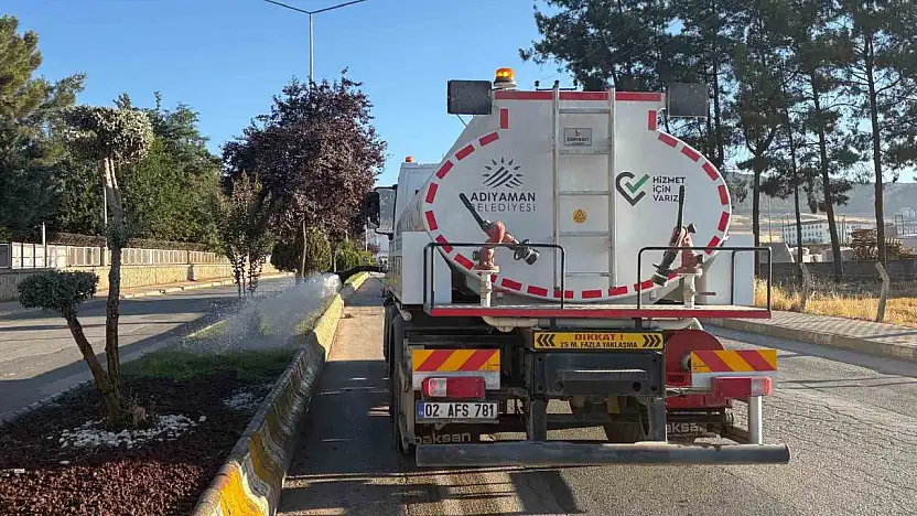 Adıyaman Belediyesi'nden yaz aylarında yeşil alanlara özel bakım