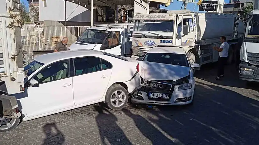 Adıyaman'da, 4 araç bir birine girdi