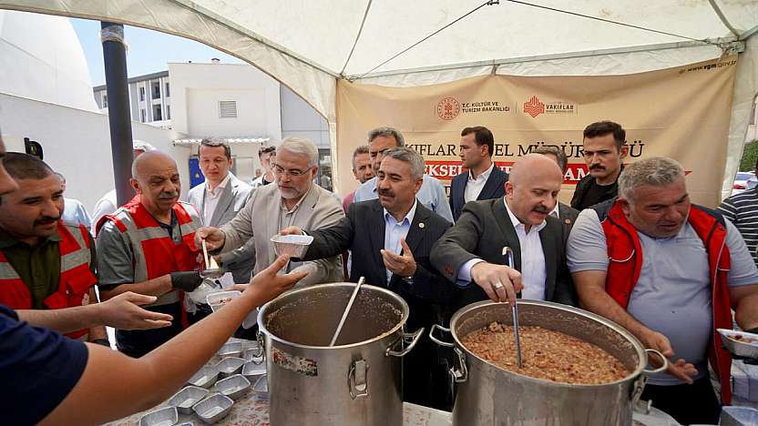 Adıyaman'da Aşure programına yoğun ilgi