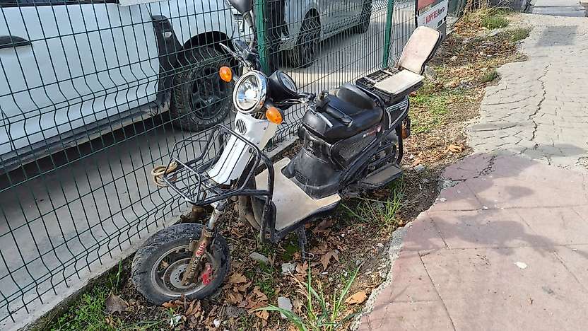Adıyaman'da Elektrikli Bisiklet ile Otomobil Çarpıştı 1 Yaralı