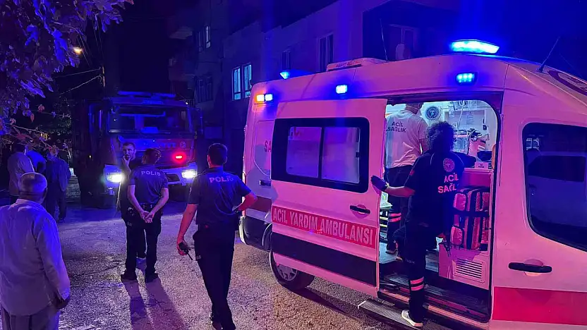 Adıyaman'da ev yangını: 2 kişi dumandan etkilendi
