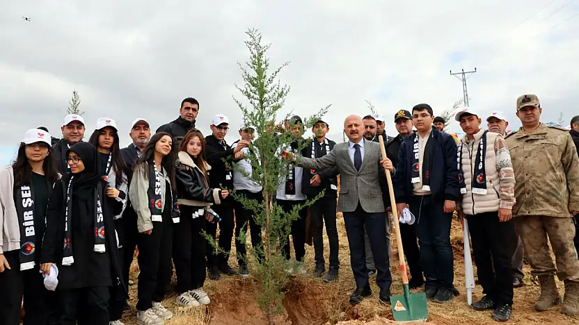 Adıyaman'da Fidanlar şehitler için toprakla buluştu