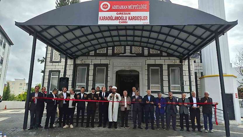 Adıyaman'da Depremde Yıkılan Sait Ağa Camisi Yeniden İbadete Açıldı