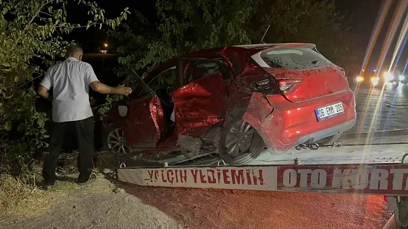 Adıyaman'da iki otomobil çarpıştı: 3 yaralı