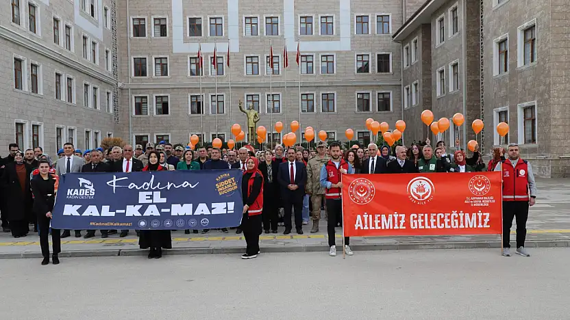 Adıyaman'da kadına şiddete karşı farkındalık yürüyüşü gerçekleştirildi