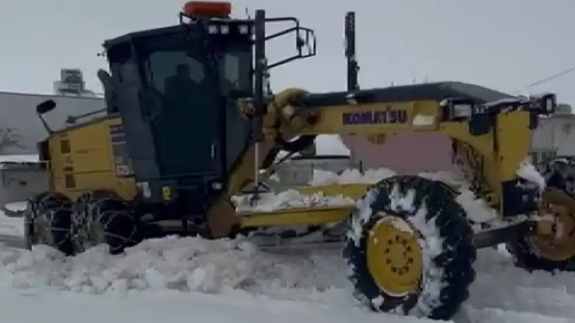 Adıyaman'da karla mücadele aralıksız sürüyor
