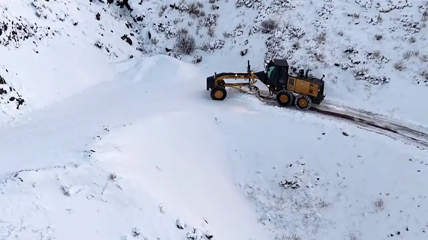 Adıyaman'da karla mücadelede çalışmaları devam ediyor