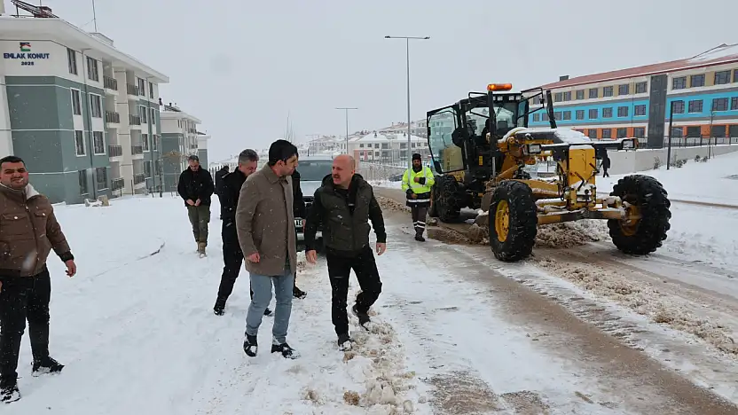Adıyaman'da Karla mücadelede çalışmalar aralıksız sürüyor