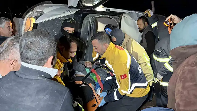 Adıyaman'da minibüs takla atarak devrildi: 4 yaralı