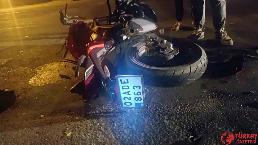 Adıyaman'da otomobil ile çarpışan motosikletin sürücüsü hayatını kaybetti