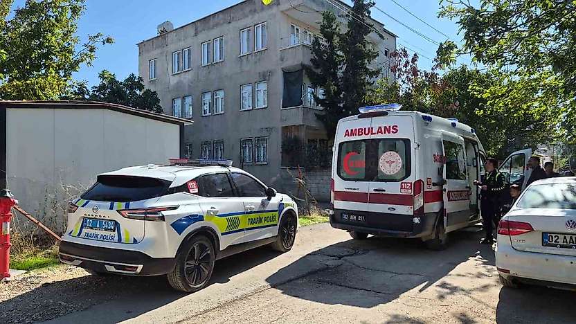 Adıyaman'da otomobilin çarptığı çocuk yaralandı