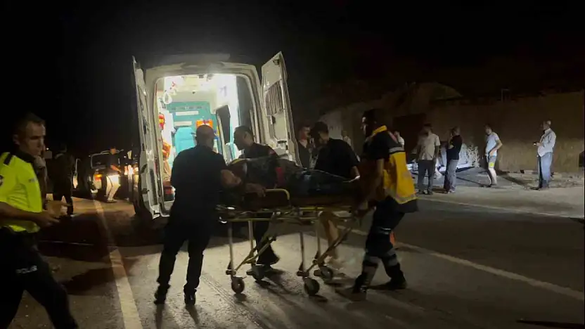 Adıyaman'da otomobiller çarpıştı: 3 yaralı