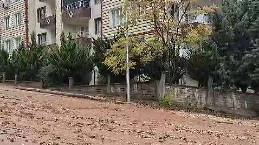 Adıyaman Gölbaşı'nda şiddetli yağış taşkına neden oldu