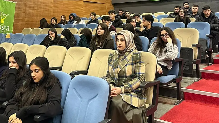 Adıyaman Doğa Koleji mezunlarından öğrencilere yol gösterici söyleşi