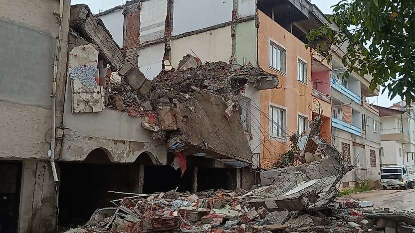 Adıyaman Gölbaşı'nda Depremin Yıkımları Devam Ediyor