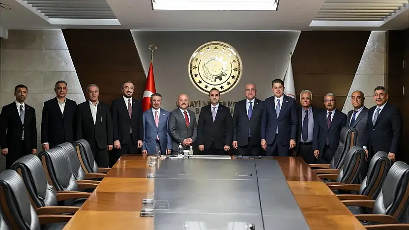 Adıyaman heyeti Bakan Kacır'la bir araya geldi