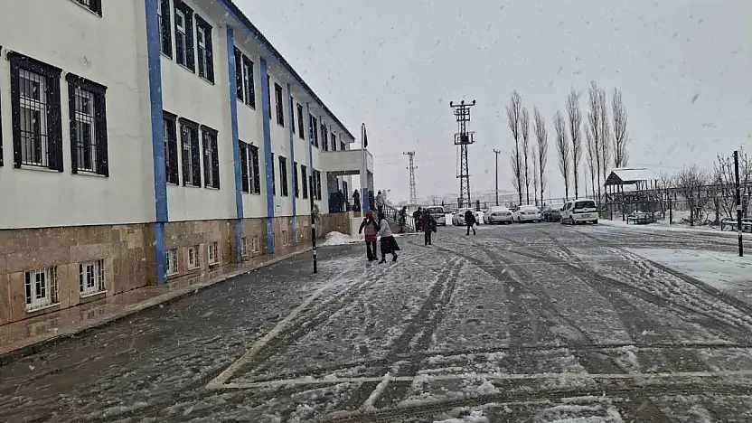 Adıyaman'ın ilçelerinde taşımalı eğitime kar engeli