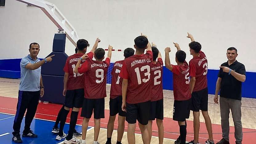 Adıyamanlı Çocuklar Voleybolda Yarı Finale Yükseldi